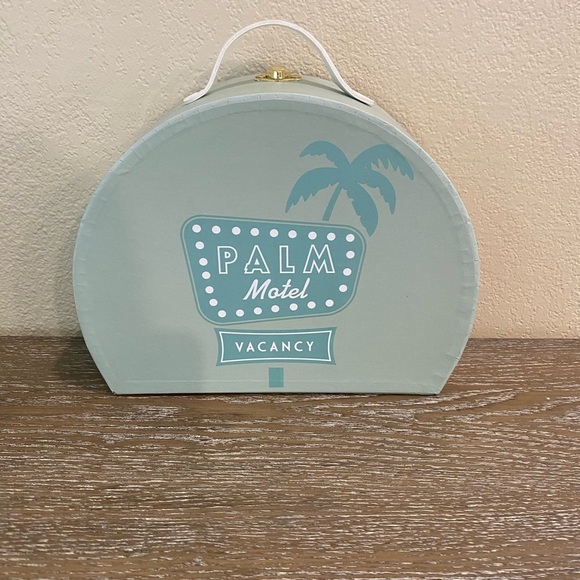 Palm Springs Seafoam Green Motel Storage Case Suitcase NEW Target Bullseye 2024 - Picture 1 of 3